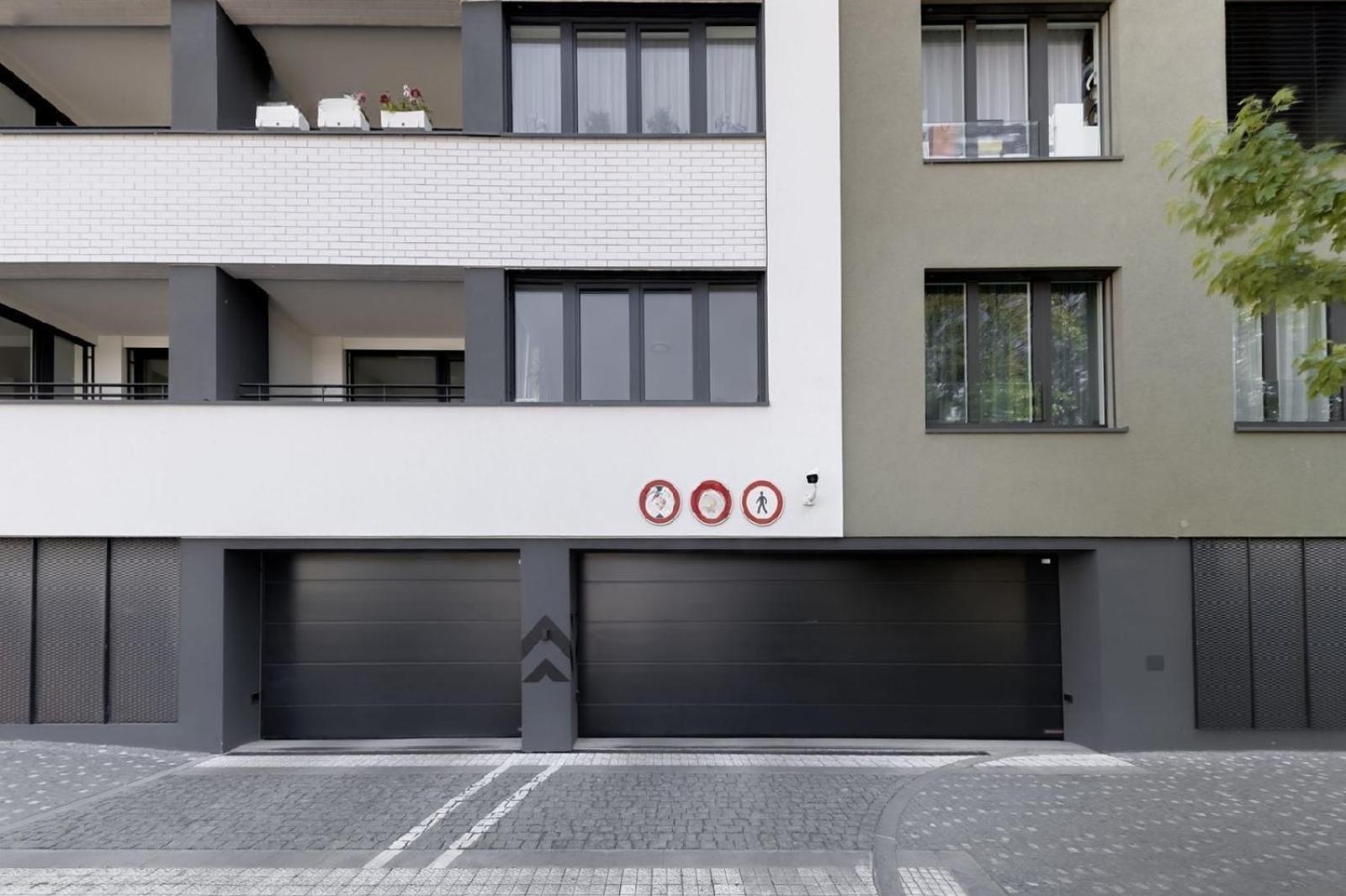 Holesovice Delight: Modern Comfort With A Twist In Prague 7 Екстериор снимка